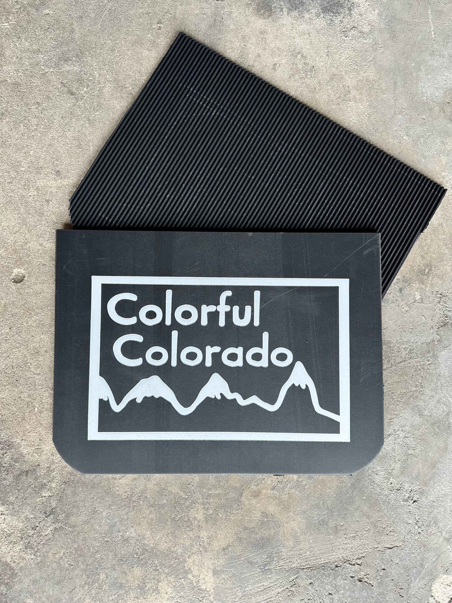 Front and back view of Colorado Colorful state retro wide mudflaps