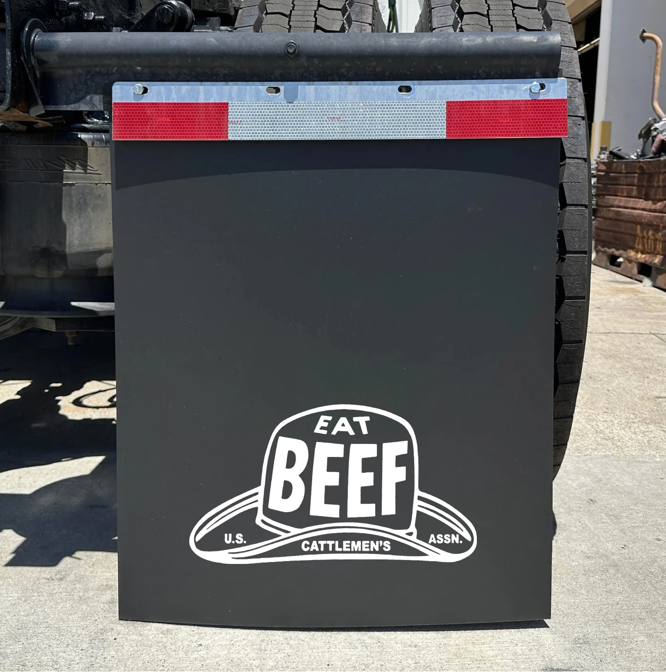 Vintage Eat Beef retro mudflaps in 24x30 size