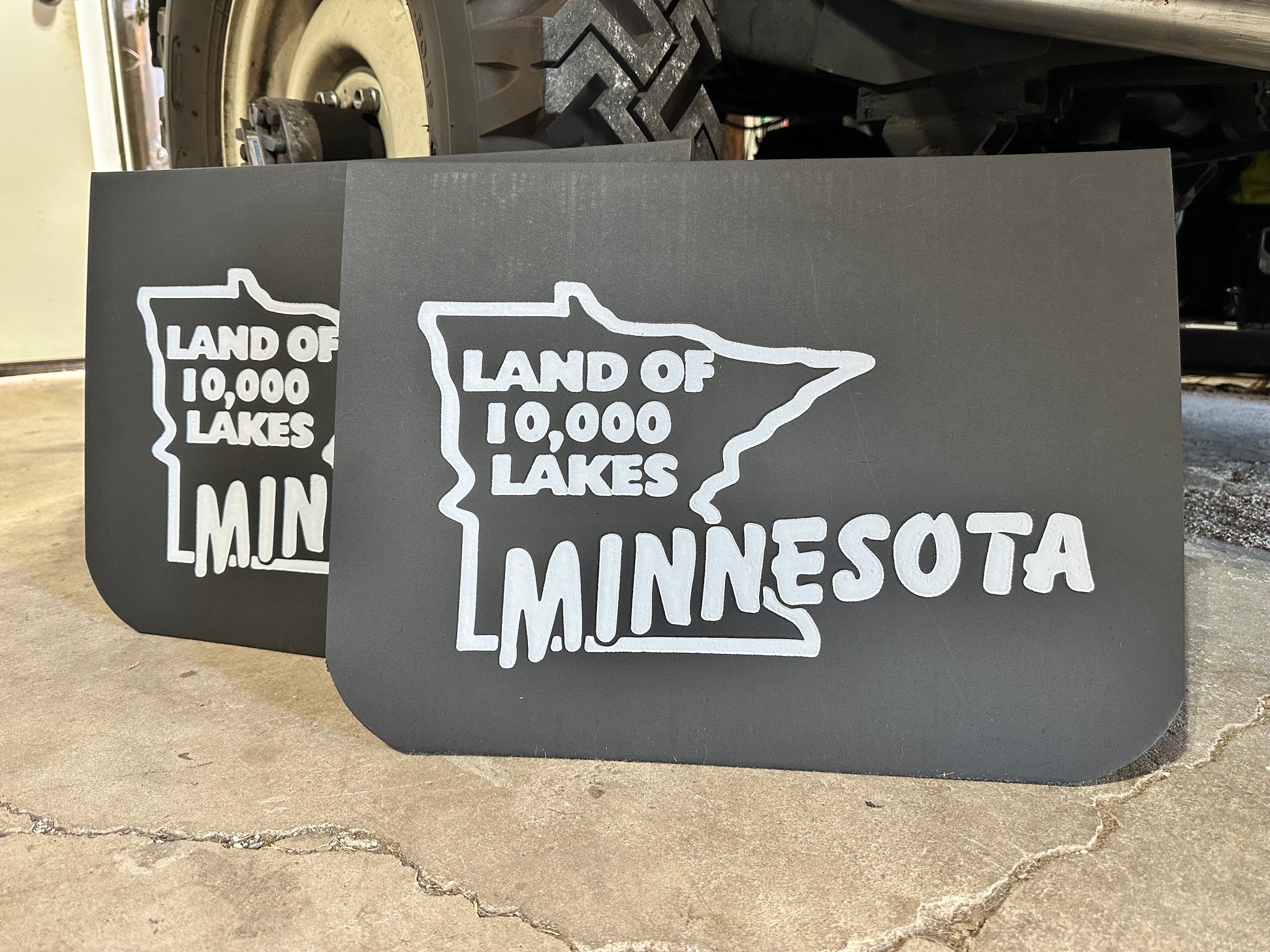 Retro Minnesota Land of 10,000 Lakes state mudflaps